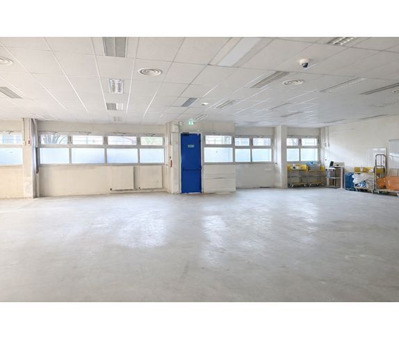 Industrial in Malakoff to rent Interior Photo- Image 1 of 7