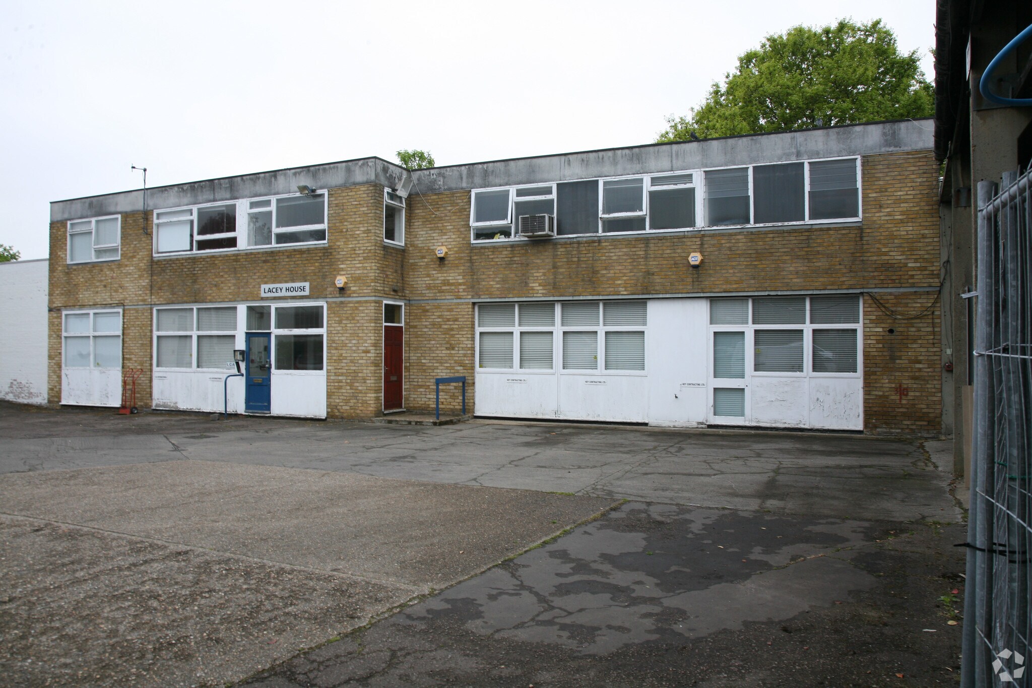 Holly Rd, Hampton for sale Building Photo- Image 1 of 3