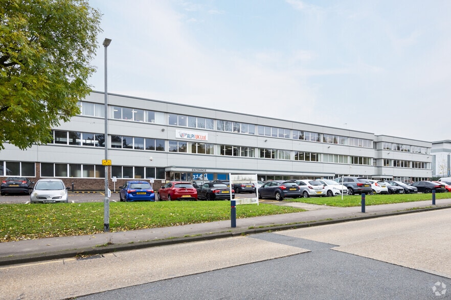 Miles Gray Rd, Basildon to rent - Building Photo - Image 3 of 3