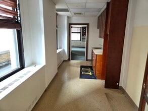 225 Broadway, New York, NY to rent Building Photo- Image 2 of 6