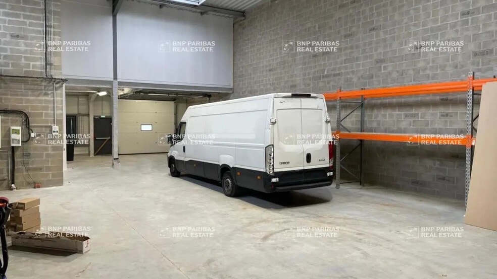Light Industrial in Torcy for sale - Interior Photo - Image 1 of 3