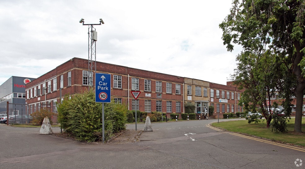 Southam Rd, Banbury to rent - Building Photo - Image 2 of 61