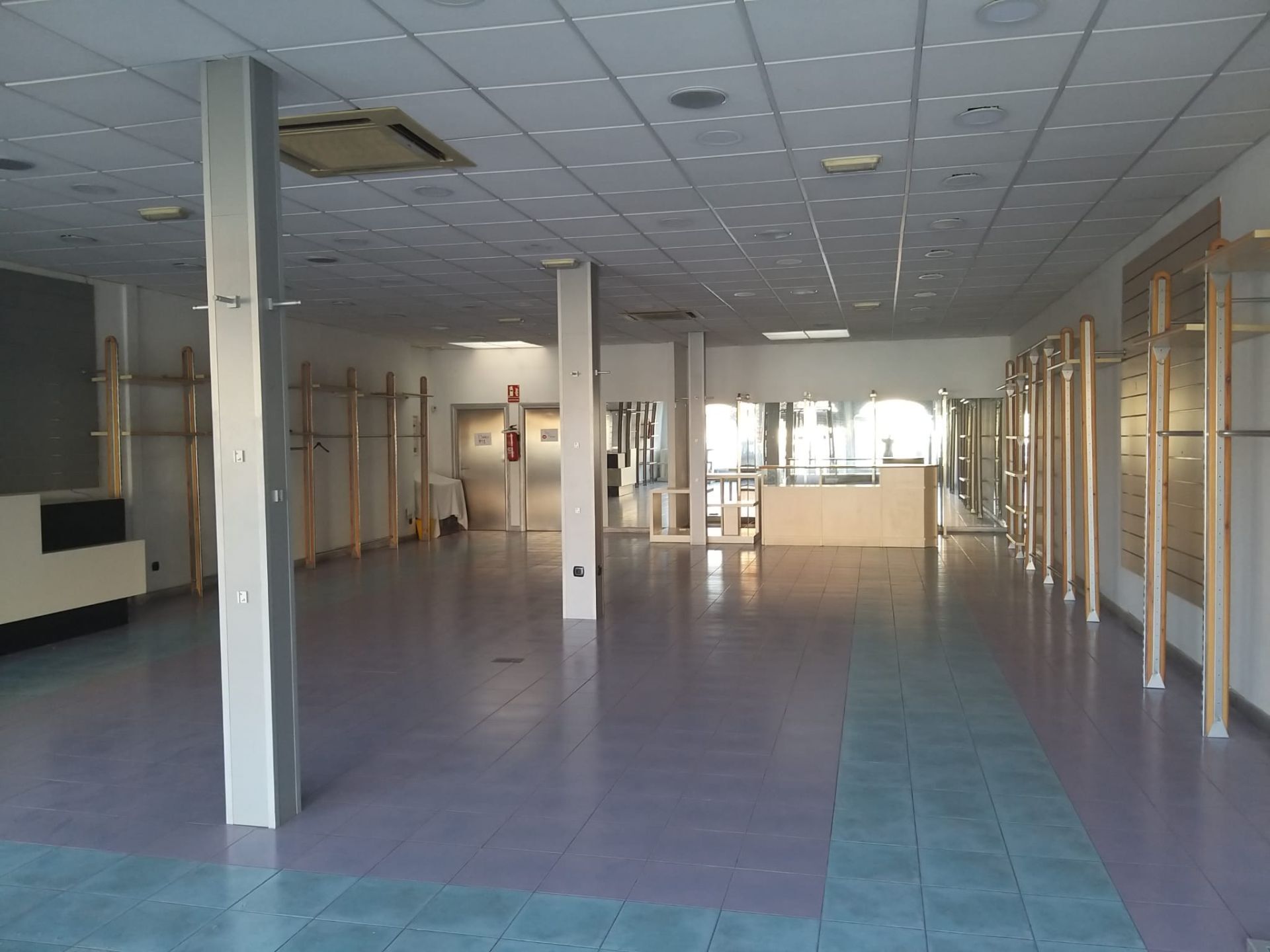 Retail in Sonseca, Toledo to rent Primary Photo- Image 1 of 3