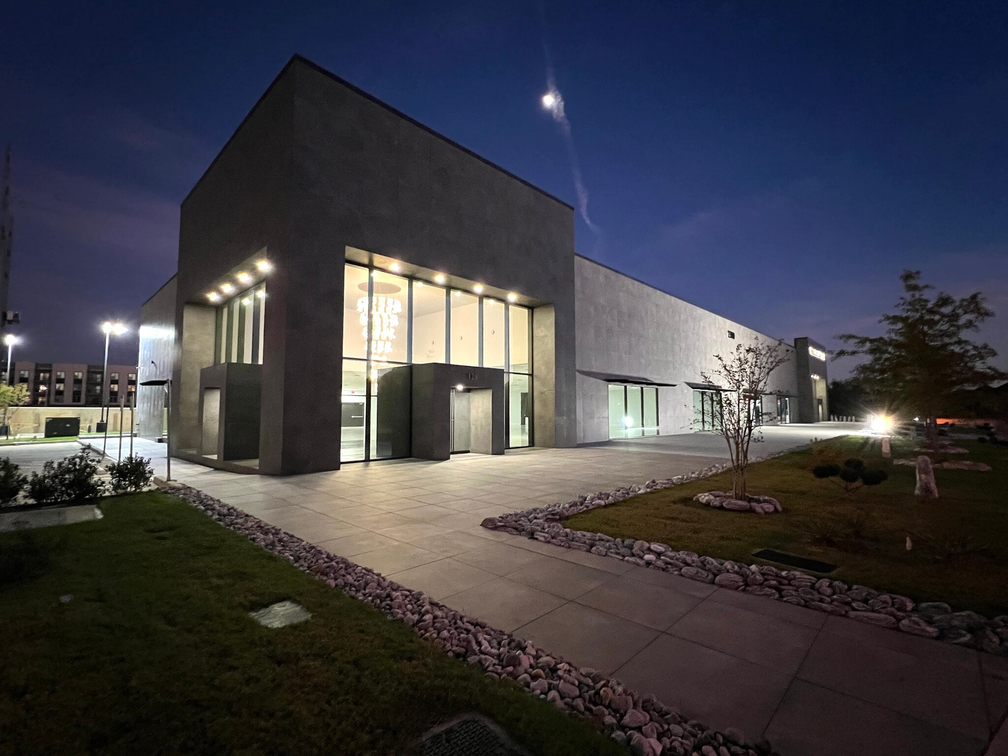 7300 Riverside Dr, Irving, TX to rent Building Photo- Image 1 of 21