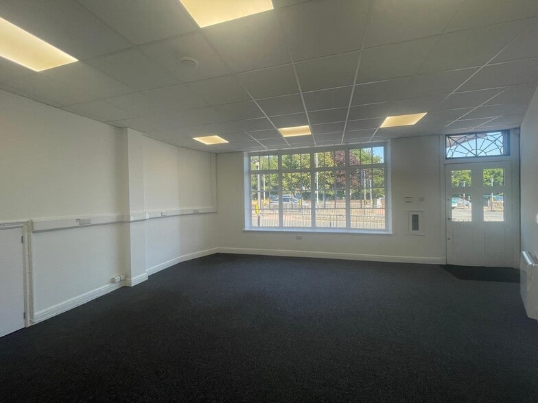 1 Offington Ln, Worthing to rent - Interior Photo - Image 3 of 8