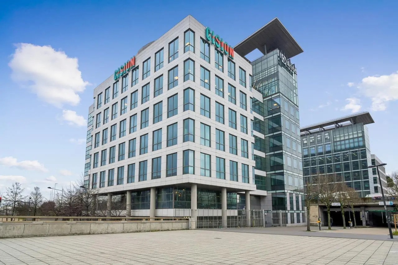 Office in Saint-Denis to rent Building Photo- Image 1 of 18