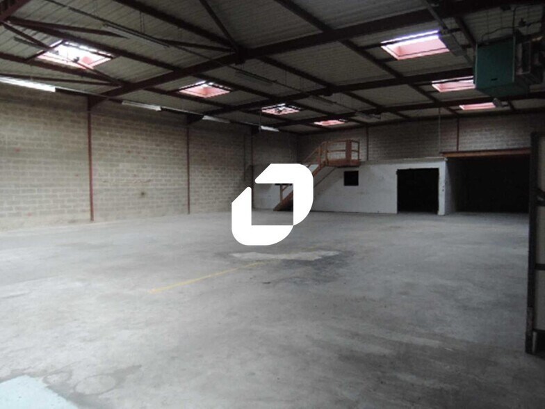 Light Industrial in Neuilly-sur-Marne to rent - Interior Photo - Image 3 of 4