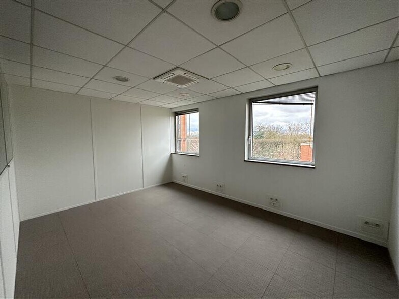 Office in Chevilly-Larue to rent - Interior Photo - Image 2 of 5