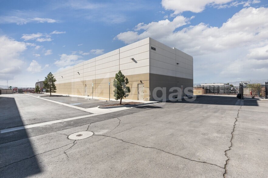5035 Geist Ave, Las Vegas 89115 Industrial for Rent