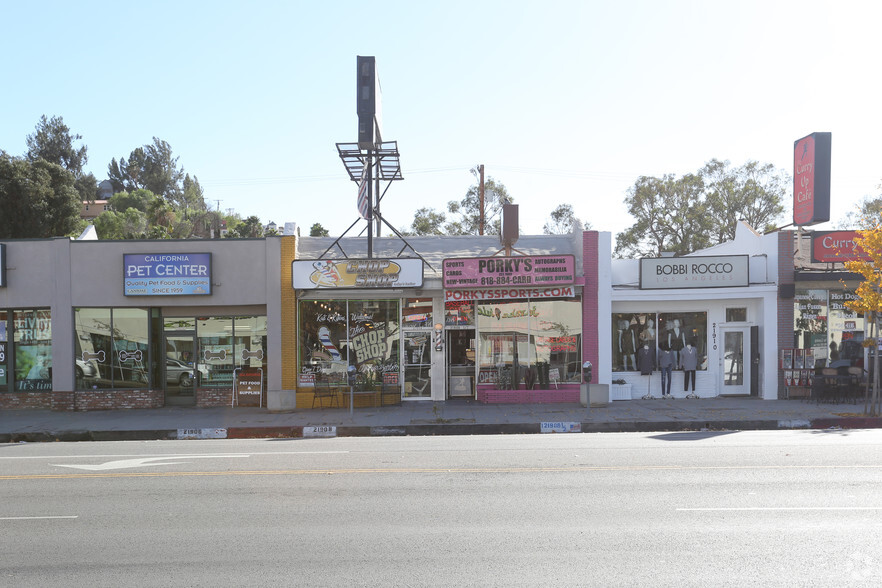 21908 1/2 Ventura Blvd, Woodland Hills, CA for rent - Building Photo - Image 3 of 9