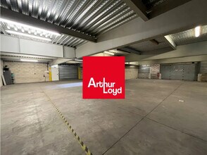 Industrial in Aubagne to rent Interior Photo- Image 1 of 12