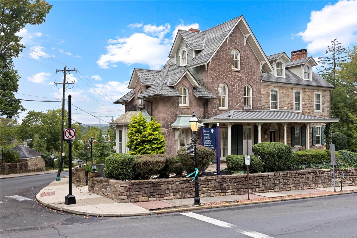 152 N Main St, Doylestown, PA for rent Building Photo- Image 1 of 42