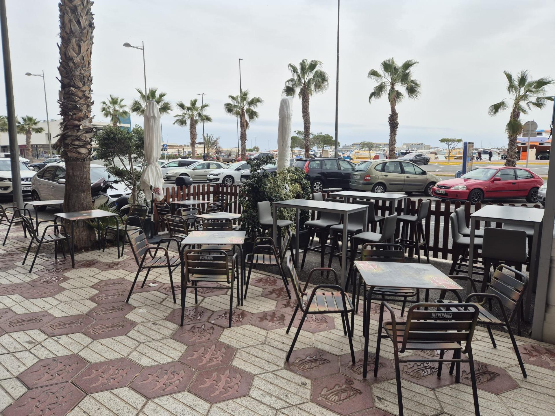 Retail in Santa Pola to rent Building Photo- Image 1 of 10