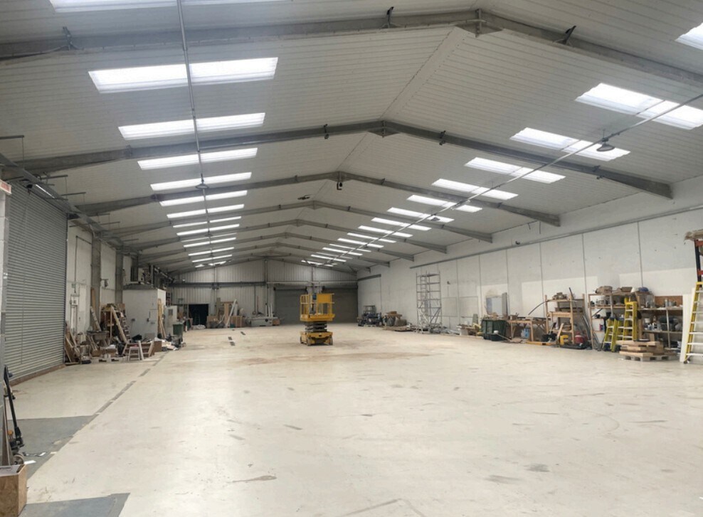 2 Tair Ffynnon, Whitland to rent Interior Photo- Image 1 of 3