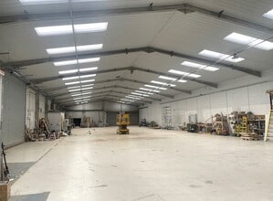 2 Tair Ffynnon, Whitland to rent Interior Photo- Image 1 of 3