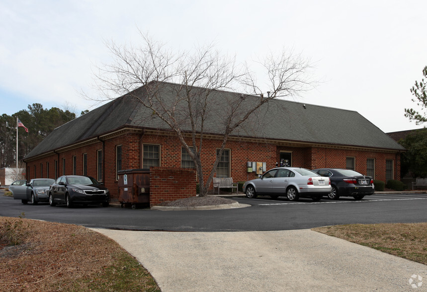 110 E Arlington Blvd, Greenville, NC for sale - Building Photo - Image 2 of 20