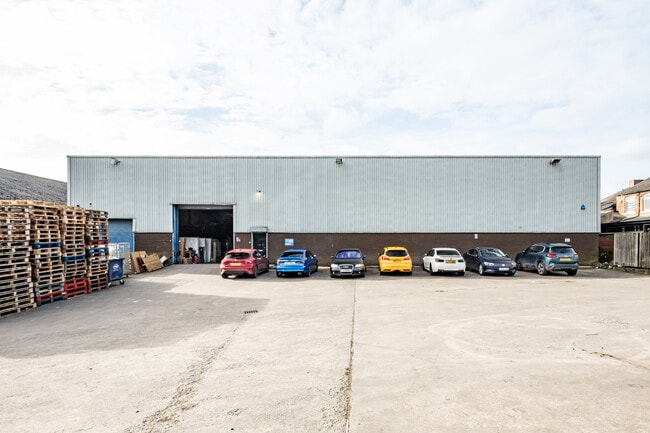 More details for Oldham Rd, Manchester - Industrial to Rent