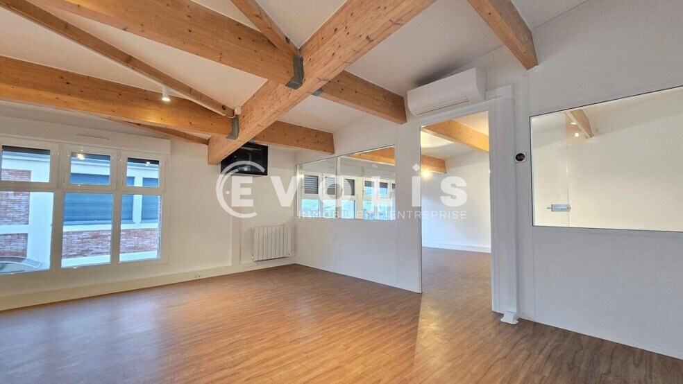 1 Bis Rue Jean Le Galleu, Ivry-sur-Seine to rent - Interior Photo - Image 2 of 27