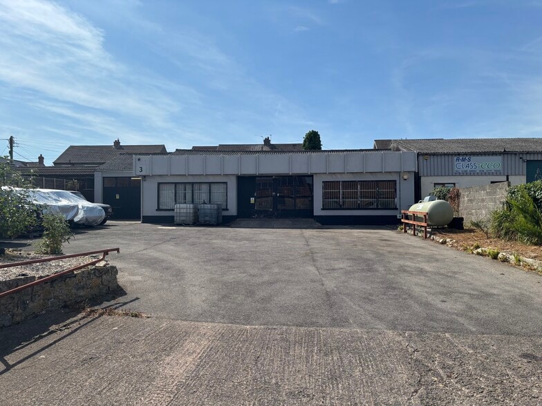 3 Creeches Ln, Walton for sale - Building Photo - Image 2 of 9