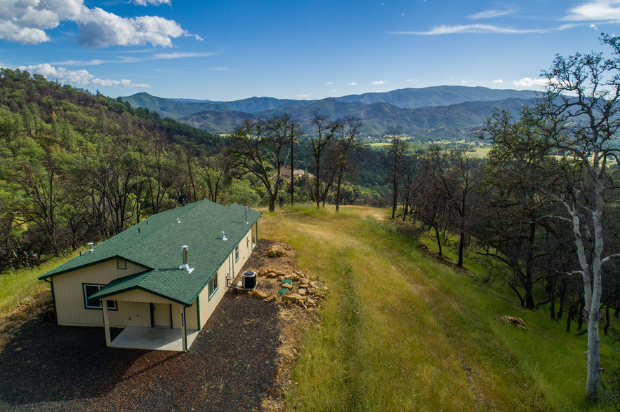 2037 Hunter Point Rd, Upper Lake, CA for sale - Primary Photo - Image 1 of 1