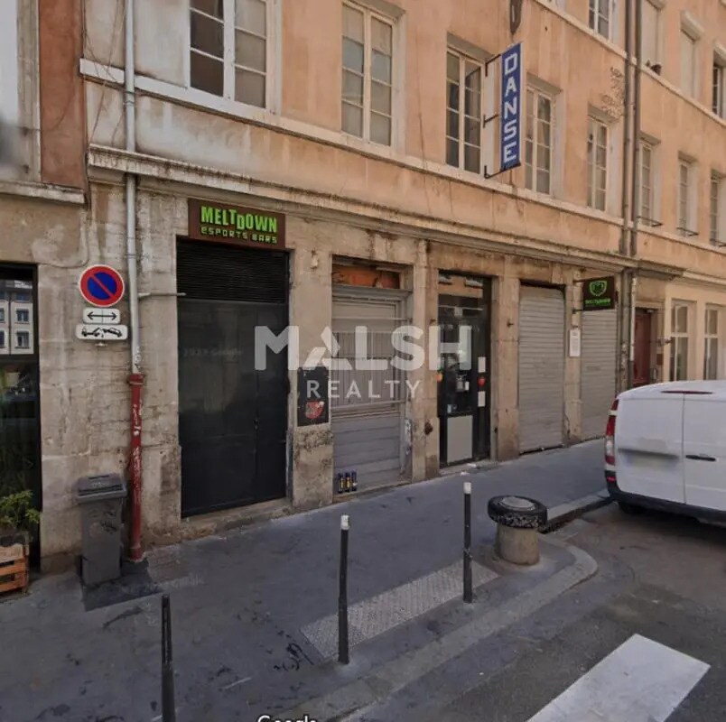 Retail in Lyon to rent Building Photo- Image 1 of 3