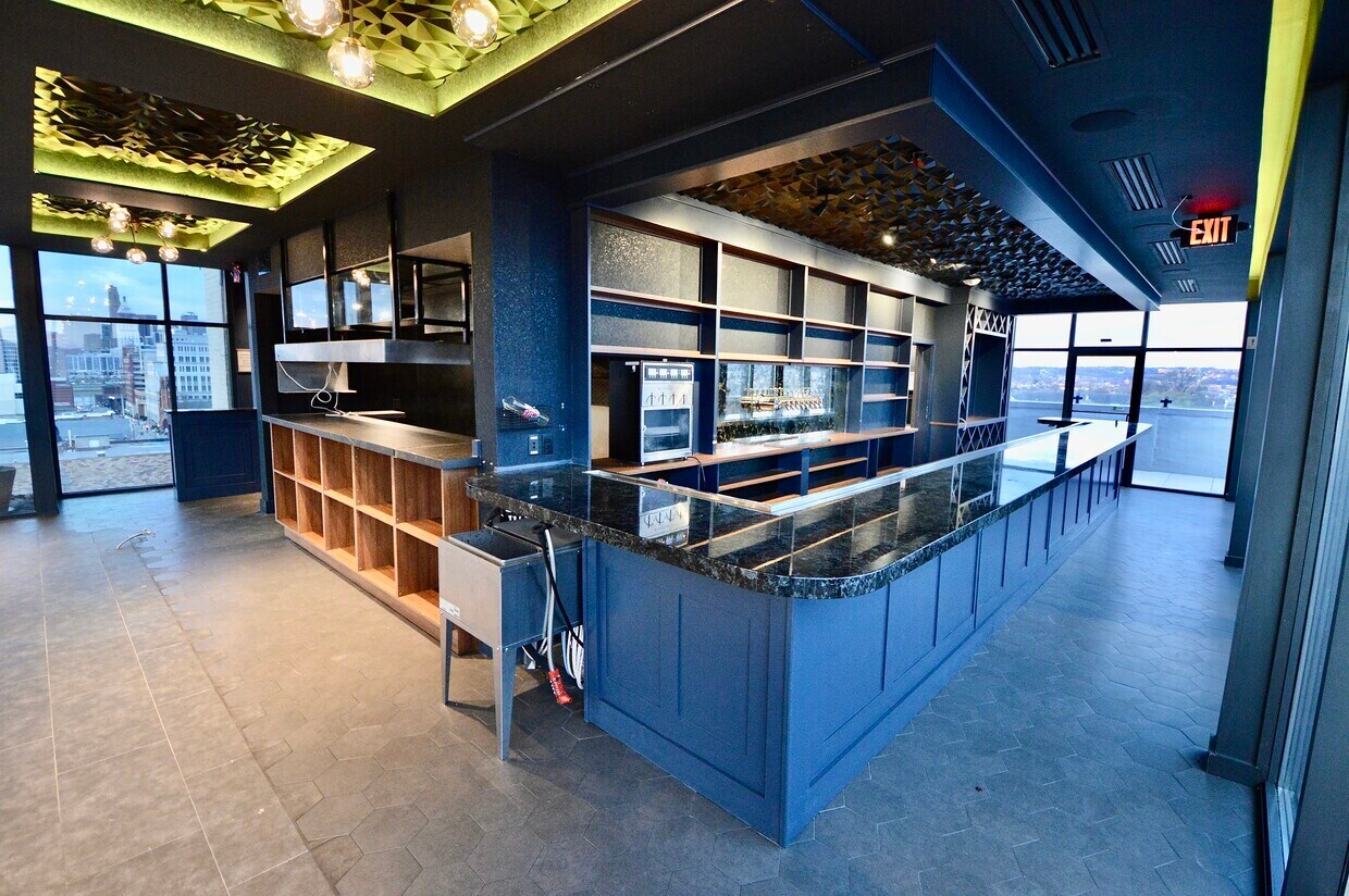 535 Madison Ave, Covington, KY to rent Interior Photo- Image 1 of 26