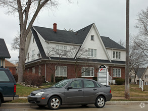 806 Oakwood Blvd, Dearborn, MI for sale Primary Photo- Image 1 of 1