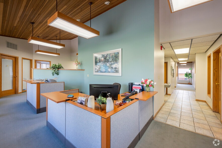 8690 Wolff Ct, Westminster, CO to rent - Interior Photo - Image 2 of 18