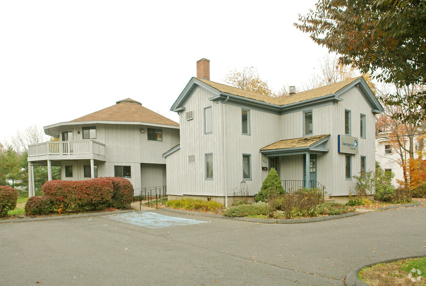 1006 S Main St, Plantsville, CT for sale - Primary Photo - Image 1 of 1