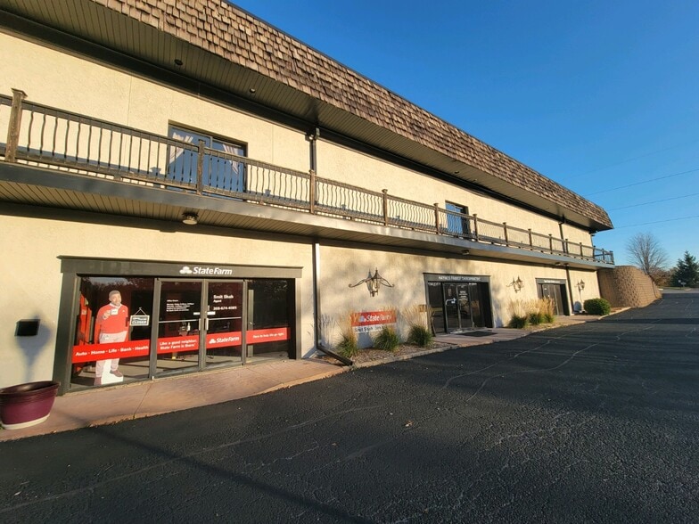 1921 W Willow Knolls Rd, Peoria 61614 UK