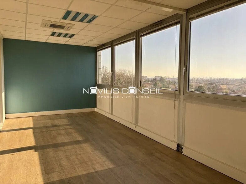 Office in Blagnac to rent - Interior Photo - Image 1 of 12