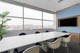 Co-working Space in Plaça de la Pau, 1, Cornellà de Llobregat to rent Interior Photo- Image 1 of 1