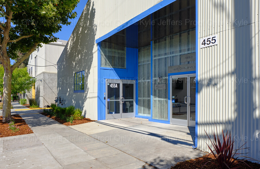 455 Portage Ave, Palo Alto, CA for rent - Building Photo - Image 2 of 6