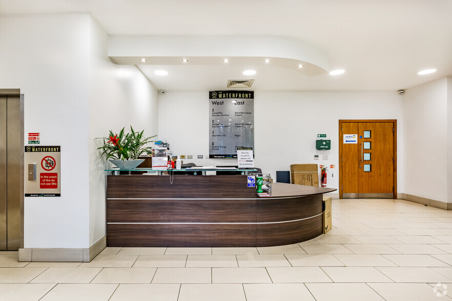 Salts Mill Rd, Shipley for rent - Lobby - Image 2 of 16