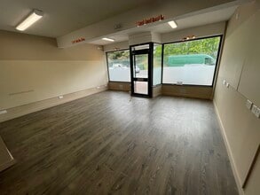406 & 410 Yorktown Rd, Sandhurst to rent Interior Photo- Image 2 of 2