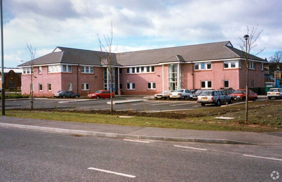 1 Whitefriars Cres, Perth to rent - Primary Photo - Image 1 of 7