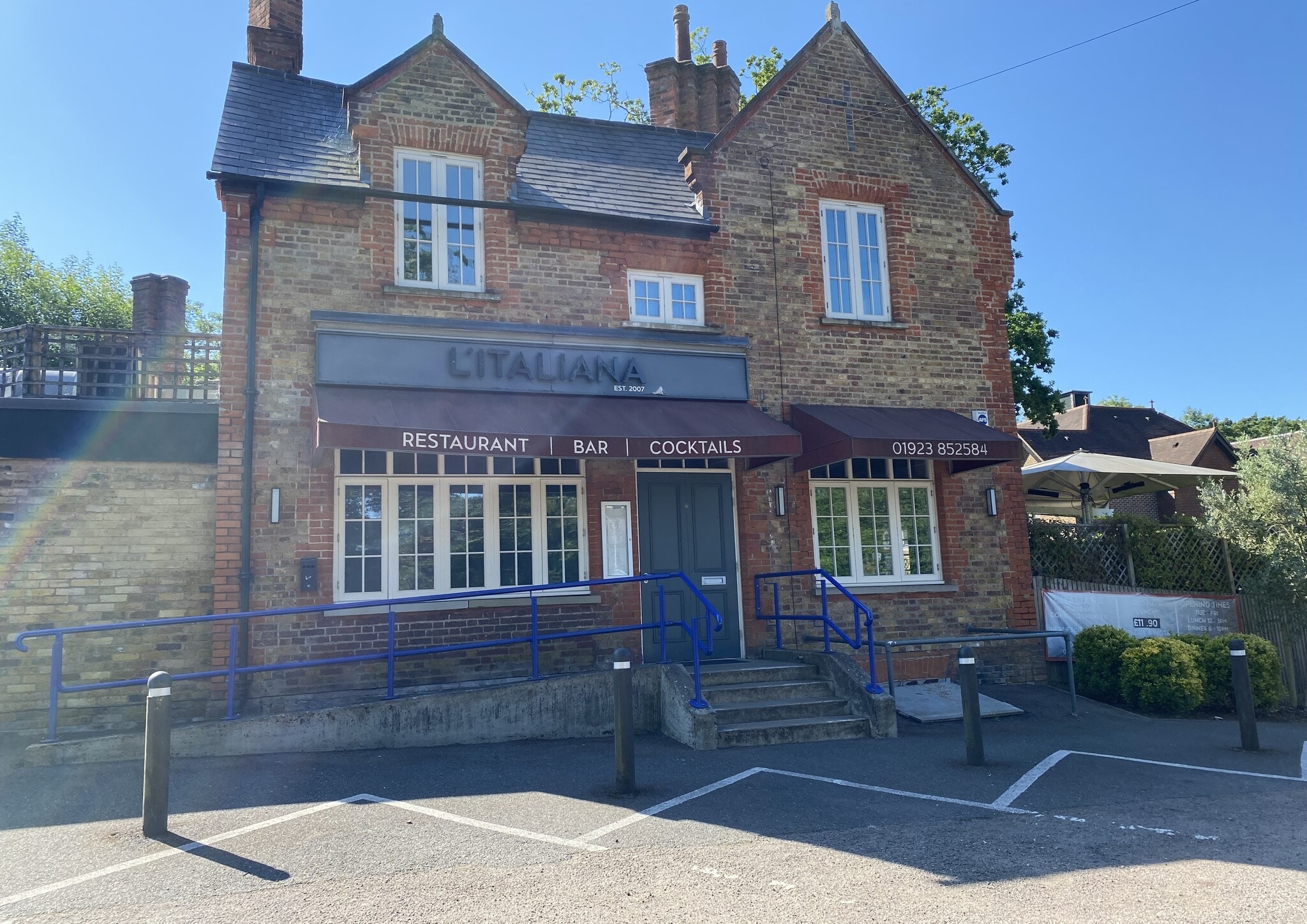 142 London Rd, Radlett to rent Primary Photo- Image 1 of 2