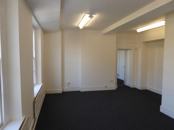 8-10 Whiteladies Rd, Bristol to rent - Interior Photo - Image 2 of 11