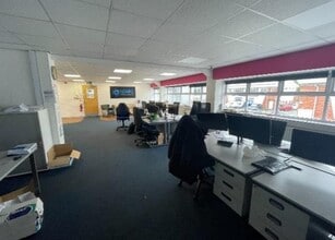 Valley Rd, Keighley to rent Interior Photo- Image 1 of 3