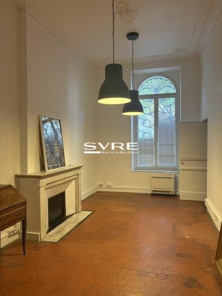 Office in Marseille to rent - Interior Photo - Image 2 of 7