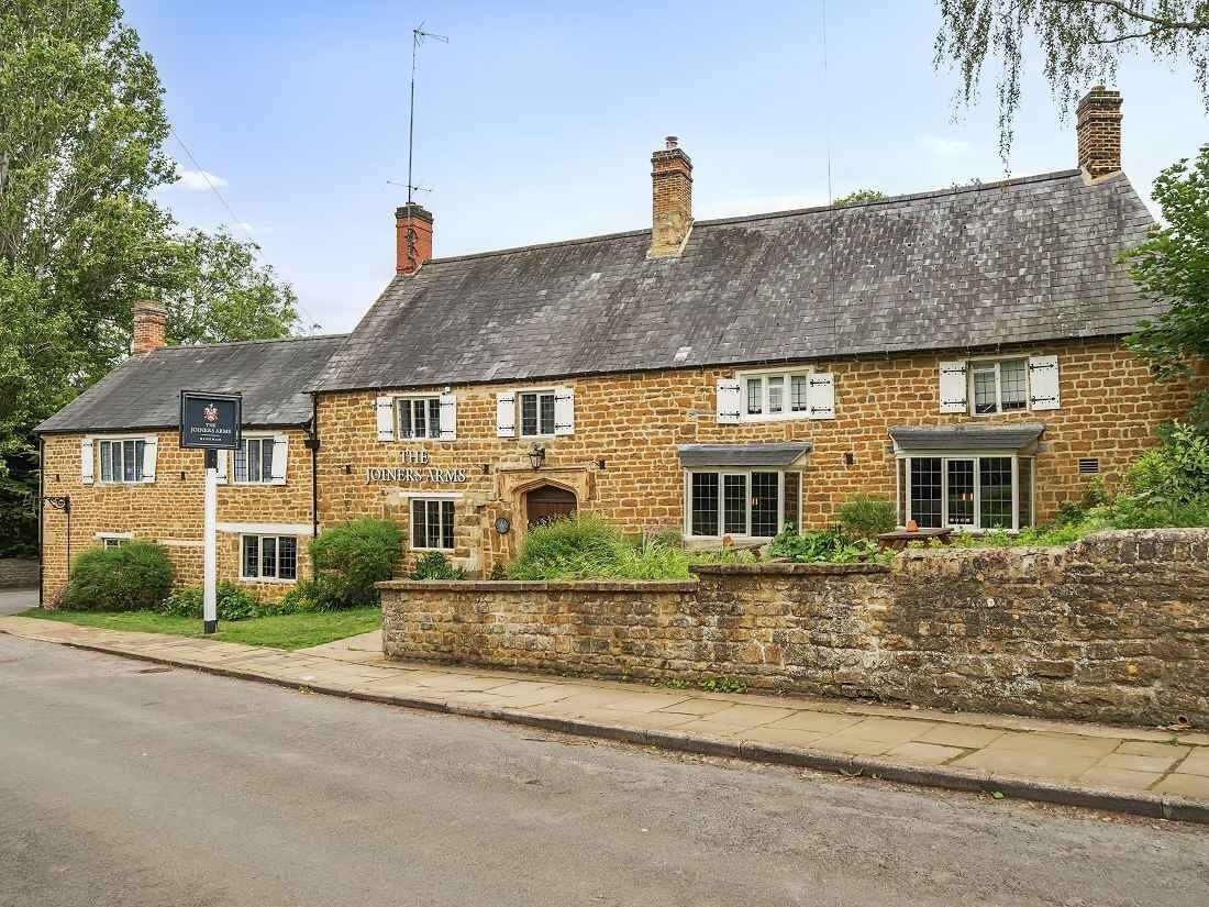 Old Bridge Rd, Bloxham to rent Primary Photo- Image 1 of 3