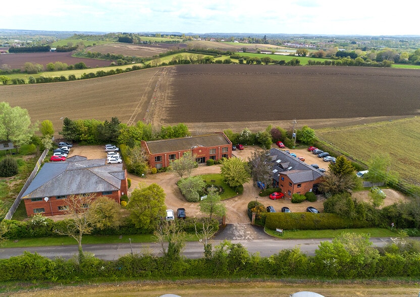 Station Rd, Offenham for sale - Primary Photo - Image 1 of 6