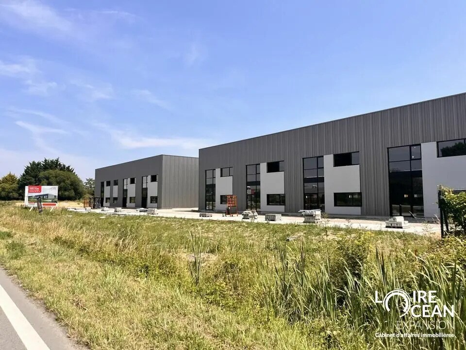 Light Industrial in Thouaré-sur-Loire for sale Building Photo- Image 1 of 6