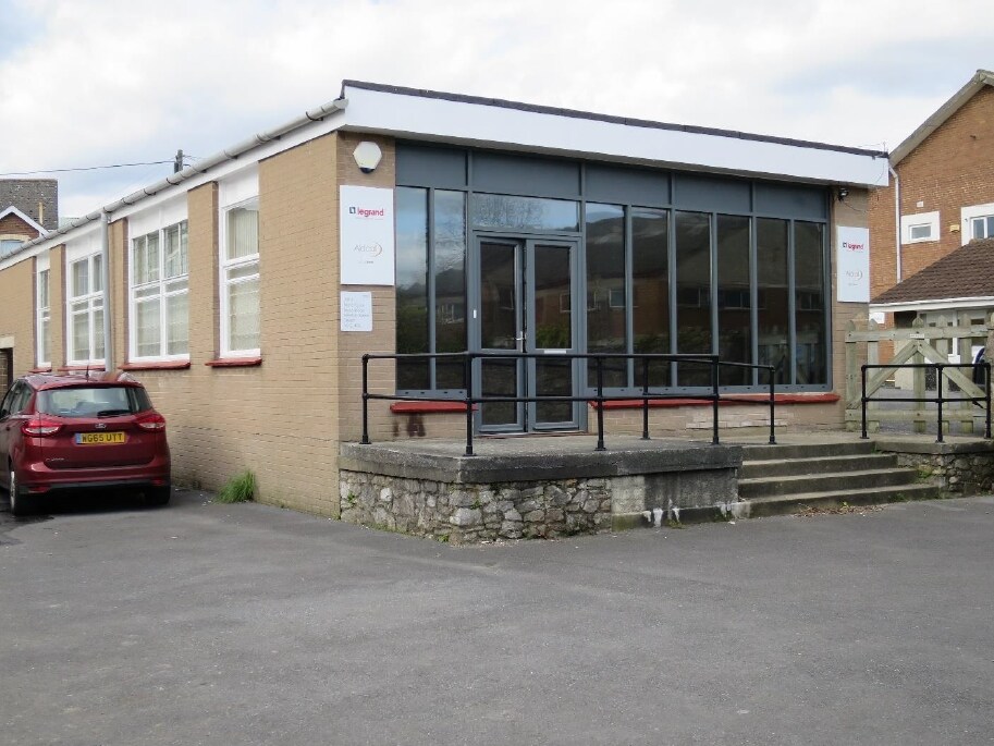 Unit 4 Brunel Rd, Newton Abbot for sale Primary Photo- Image 1 of 1