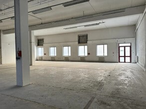 Light Industrial in Villepinte for sale Interior Photo- Image 1 of 11