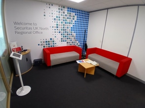 Oldham Rd, Manchester to rent Interior Photo- Image 1 of 5