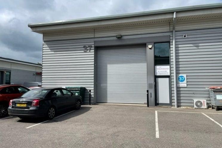 Benyon Rd, Silchester to rent - Building Photo - Image 3 of 10