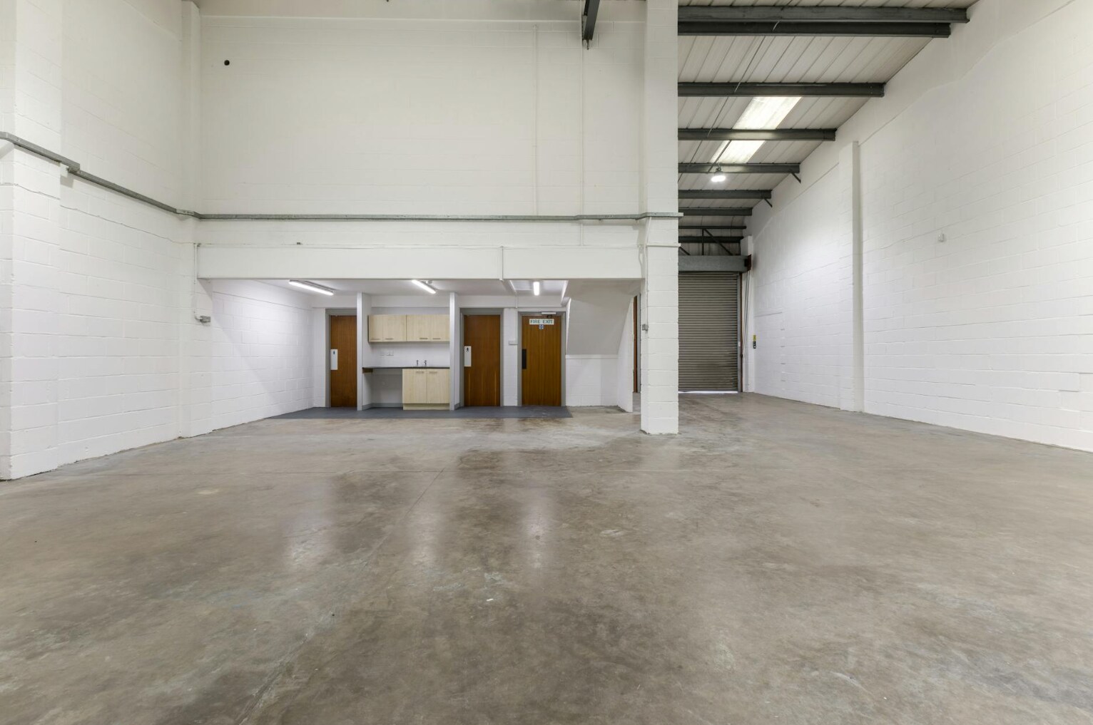 Southern Rd, Aylesbury to rent Interior Photo- Image 1 of 3