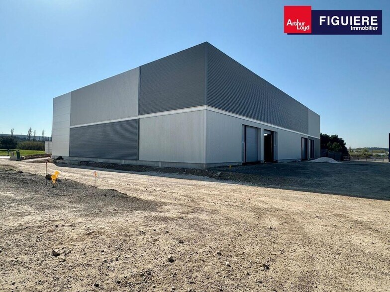 Light Industrial in Marignane for sale - Building Photo - Image 3 of 18