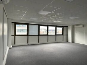 24-26 Boulevard Paul Vaillant-Couturier, Ivry-sur-Seine to rent Interior Photo- Image 2 of 5